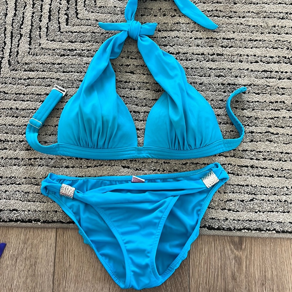 Venus bikini